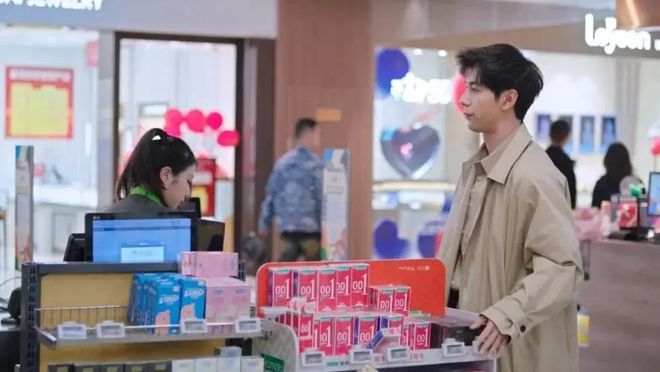 却破 2000 亿：年轻人不谈恋爱了？冰